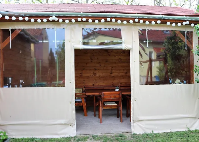 Eszter Nyaralohaz * Zánka